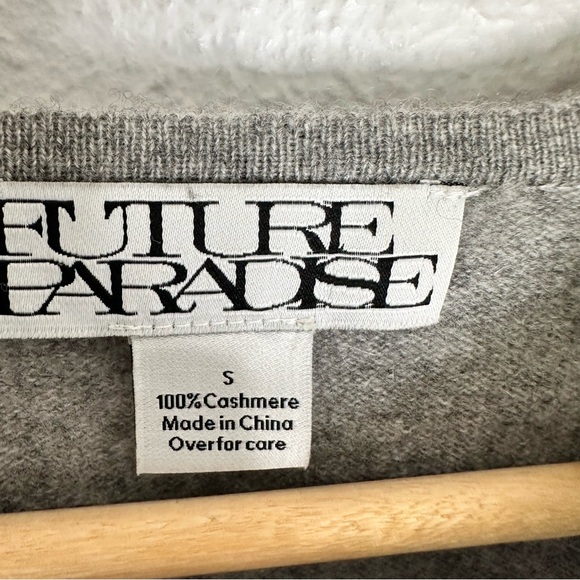 Future Paradise Anthropologie 100% Cashmere Heart Sleeve Sweater Small - Picture 3 of 6